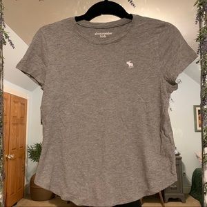 Abercrombie Kids Grey T-Shirt Size 13/14